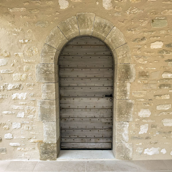 Porte ferme plien cintre